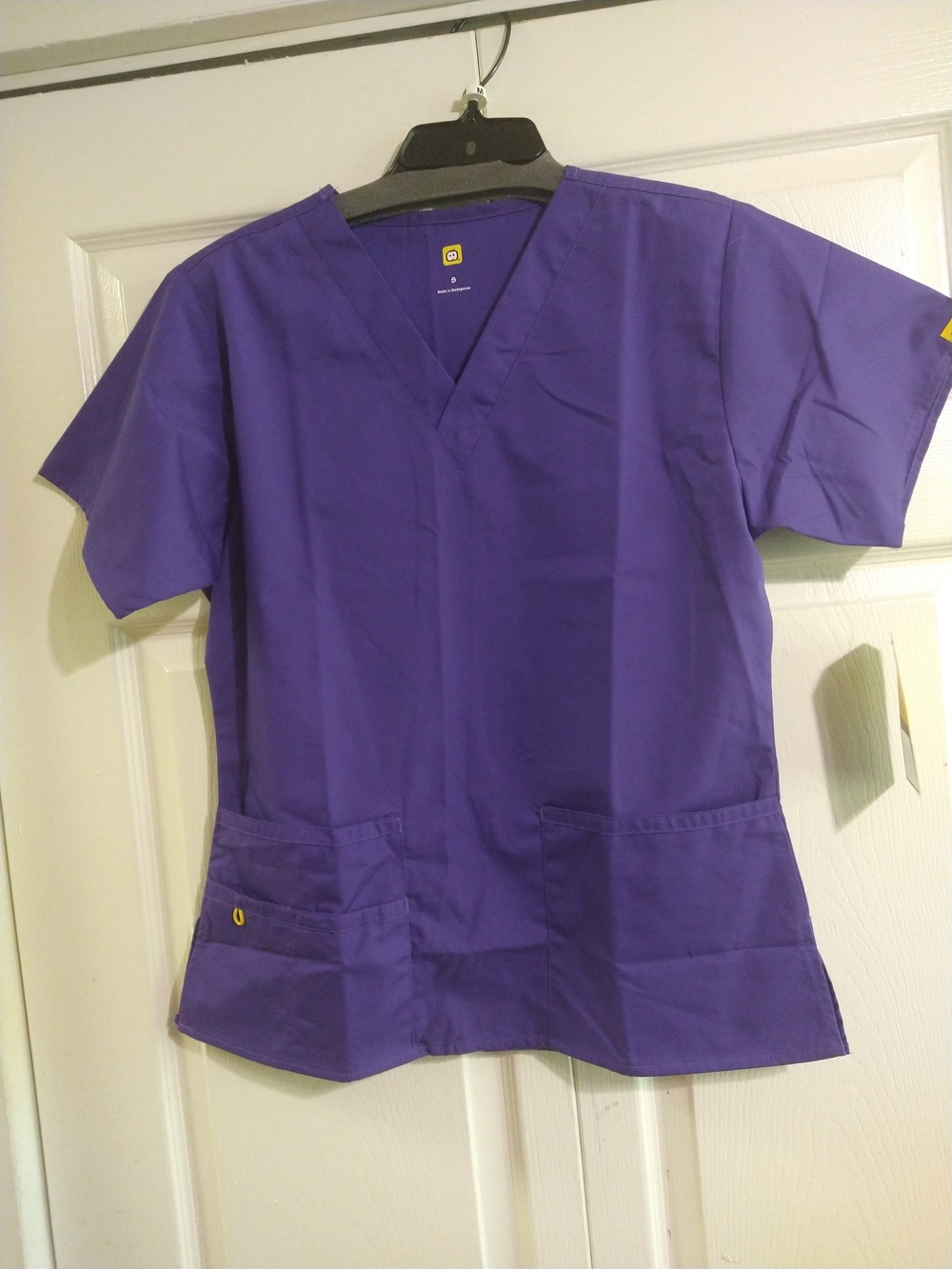 WonderWink V-Neck Medical Scrub Top in Purple